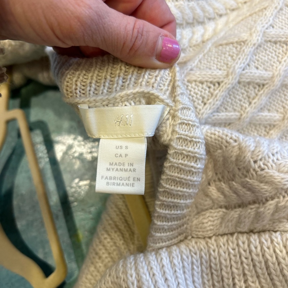 Ruffles Sweater - Picture 7 of 8